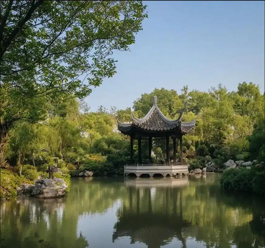 贡嘎县漂流餐饮有限公司